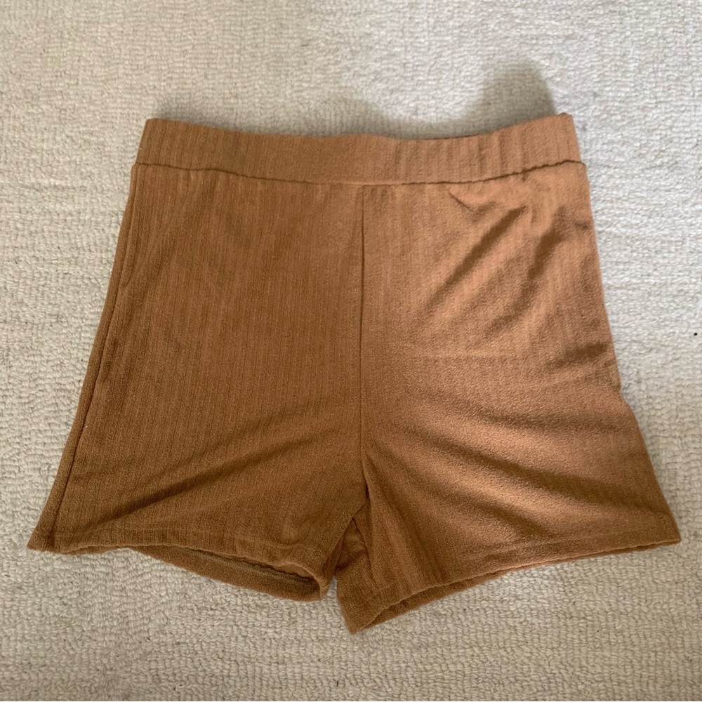 Kittenish Tan Ribbed Bike Shorts High-Waisted size Medium